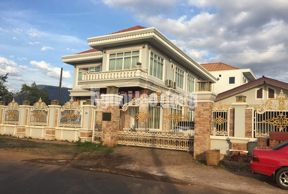 Ông Trần Bắc Hà làm gì sau khi nghỉ hưu? - 2
Ngôi biệt thự hoành tráng giữa trung tâm Pakse - nơi ông Trần Bắc Hà và người thân thường ở, làm việc mỗi khi sang Lào