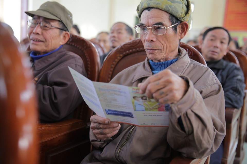 22.000 người dân được tặng miễn phí bảo hiểm - 1 Cụ thể, mỗi hộ gia đình sẽ được tặng miễn phí 1 Bảo hiểm tai nạn hộ gia đình và 1 Bảo hiểm xe máy (gồm Bảo hiểm trách nhiệm dân sự (TNDS) và tai nạn người ngồi trên xe).