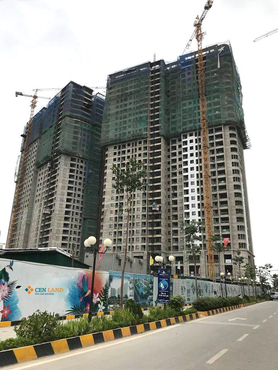 Mua căn hộ Gelexia Riverside nhận quà lên tới 250 triệu đồng tại CENLAND - 1 Gelexia Riverside đã cất nóc toàn bộ, đang trong quá trình hoàn thiện các khâu cuối như: sơn lót, trát, ốp, lát bên trong căn hộ, hoàn thiện hệ thống điện, nước, lắp kính,…