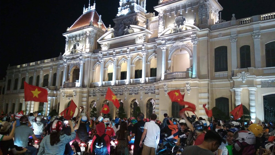 Đêm trắng sau chiến thắng lịch sử của U23 Việt Nam - 10 Đêm trắng sau chiến thắng lịch sử của U23 Việt Nam - 10