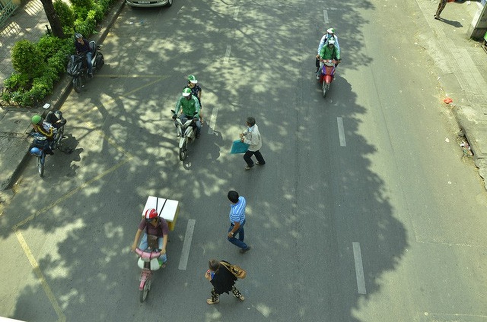 Tình trạng người đi bộ sai phần đường diễn ra rất phổ biến