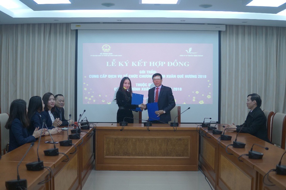 Công ty Cổ phần Truyền thông VIETART thực hiện chương trình “Xuân quê hương 2018” - 2 Công ty Cổ phần Truyền thông VIETART thực hiện chương trình “Xuân quê hương 2018” - 2