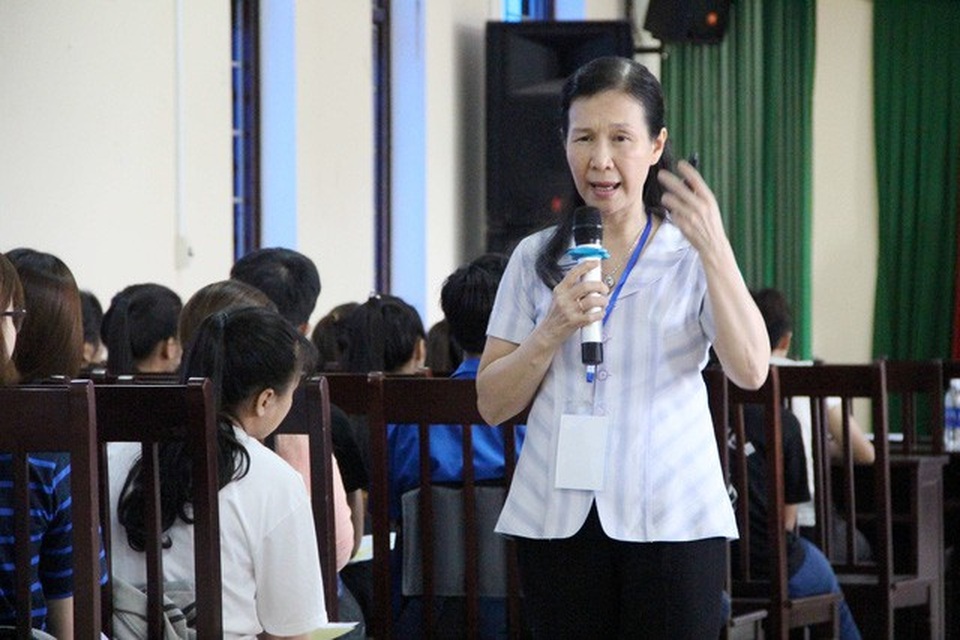 Tập huấn chăm sóc sức khỏe sinh sản ban đầu cho sinh viên - 3 Các chuyên gia tư vấn và giải đáp những thắc mắc của sinh viên