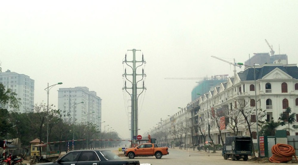 Căn hộ 85 tỷ đồng bỏ hoang bên đường vành đai 3 - 3
Nhà đầu tư chờ đợi hạ tầng giao thông đẩy giá đất lên cao (Ảnh: Tuấn Linh)