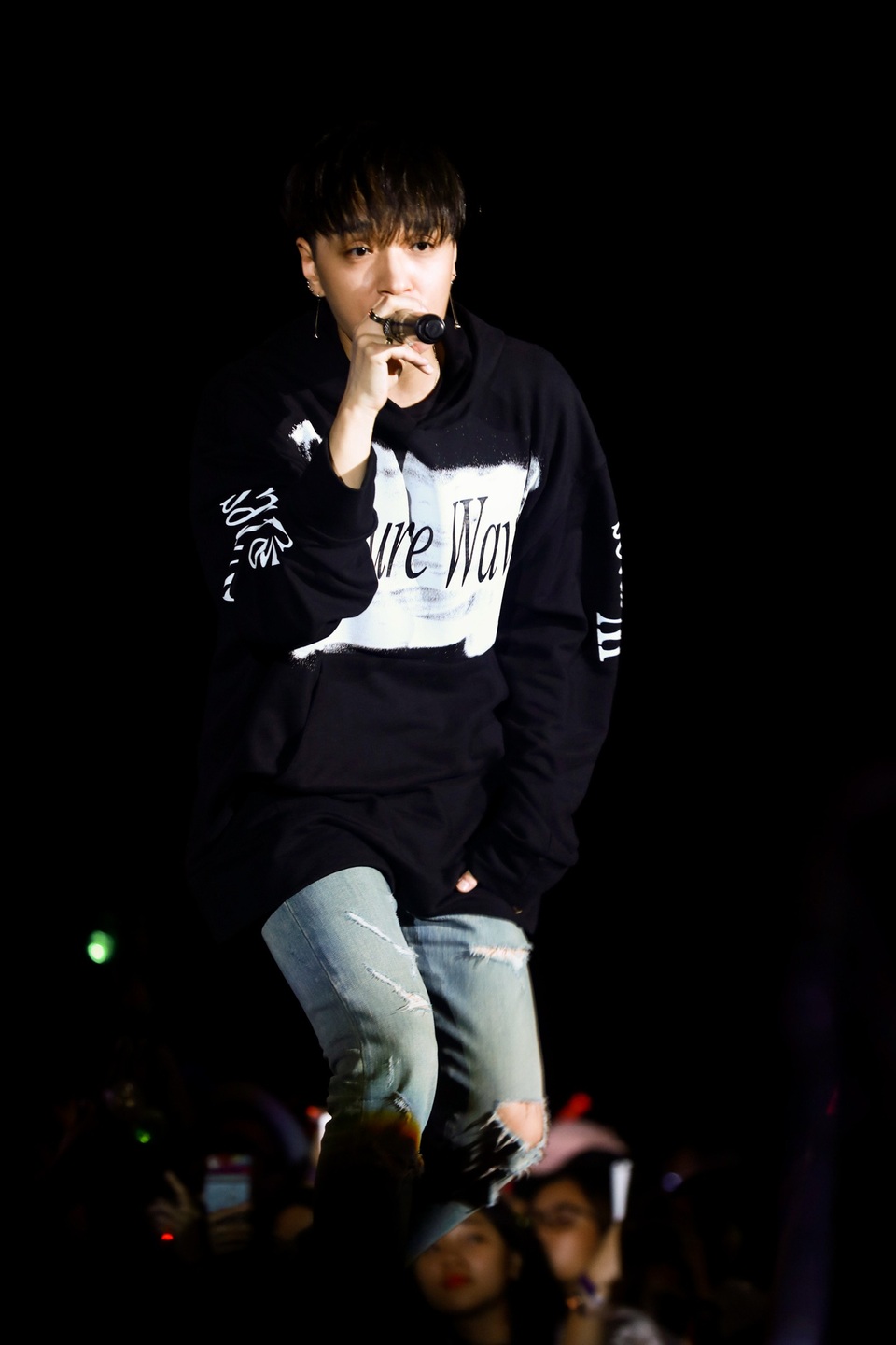 Fans Việt đội mưa xem dàn sao AOMG trình diễn trong đêm nhạc Midnight Kiss - 3 Simon D