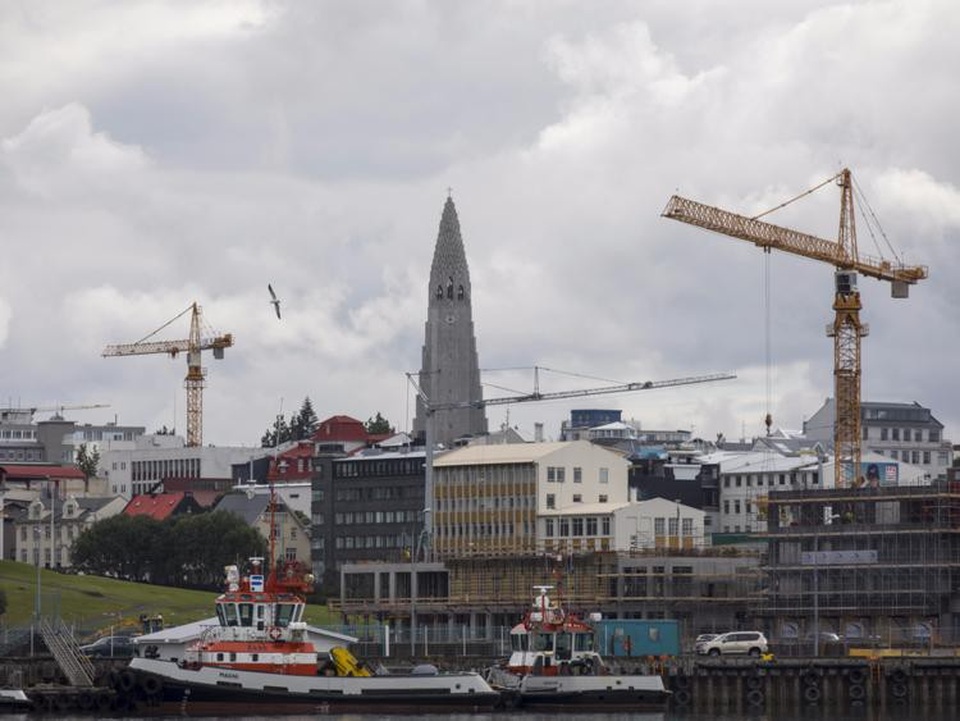 Những địa danh bị “hủy hoại” bởi du lịch - 3