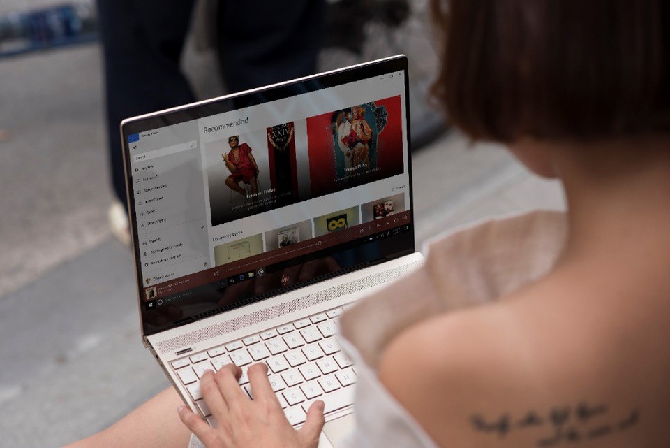 HP Envy 13 - laptop phù hợp cho người trẻ - 3
HP Envy 13 sẽ tăng cường trải nghiệm giải trí cho người dùng.