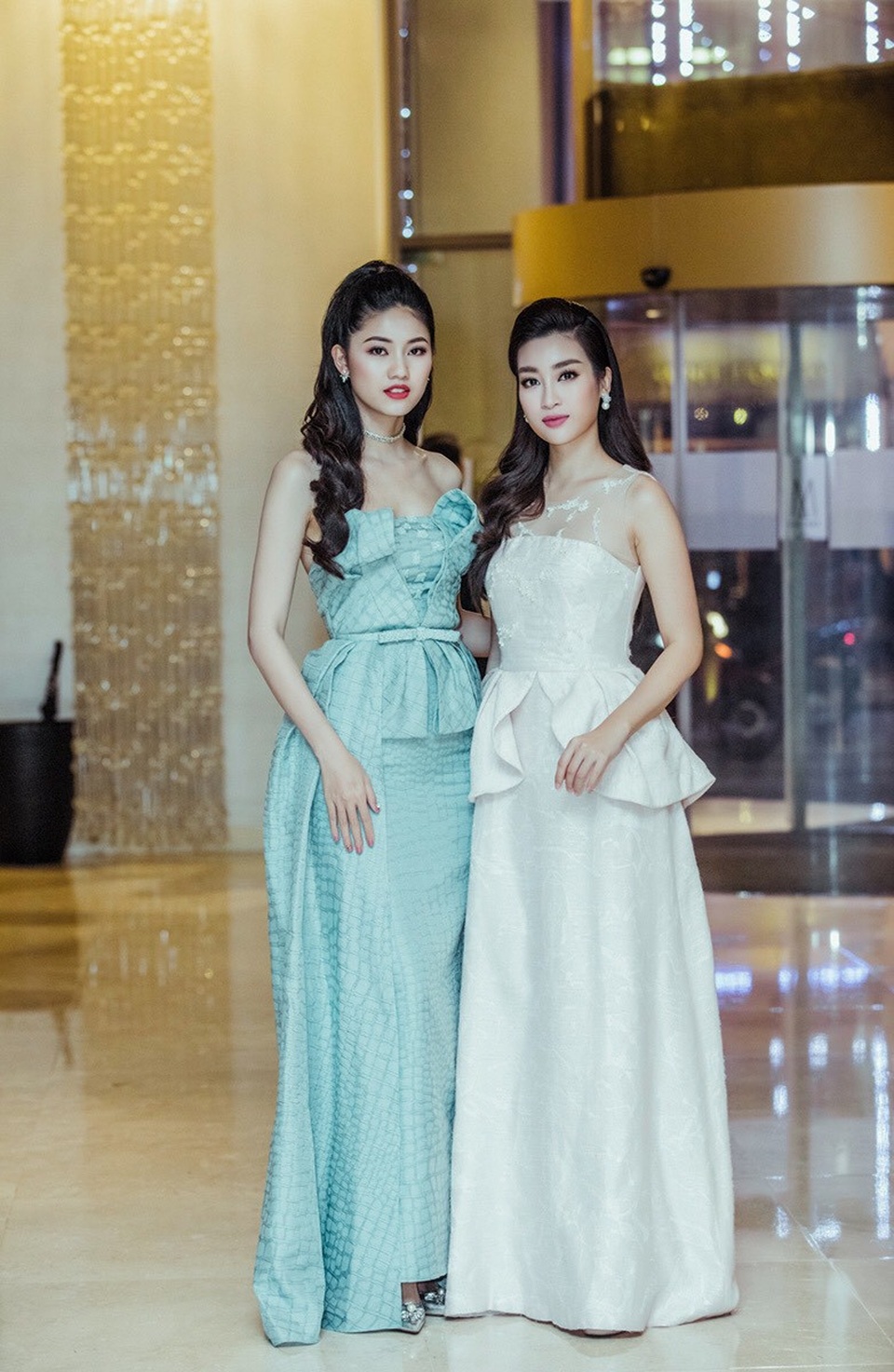 NTK Phương My kỷ niệm 5 năm thành lập thương hiệu bằng bữa tiệc sang trọng và cao cấp. - 4 Hoa hậu Đỗ Mỹ Linh và Á hậu Thanh Tú tới chúc mừng NTK Phương My
