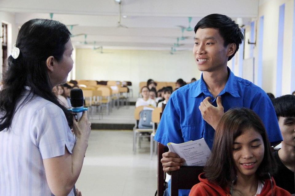 Tập huấn chăm sóc sức khỏe sinh sản ban đầu cho sinh viên - 5 Khóa tập huấn giúp các em có thêm nhiều kiến thức về sức khỏe sinh sản, tình dục... phục vụ cho cuộc sống sau này.