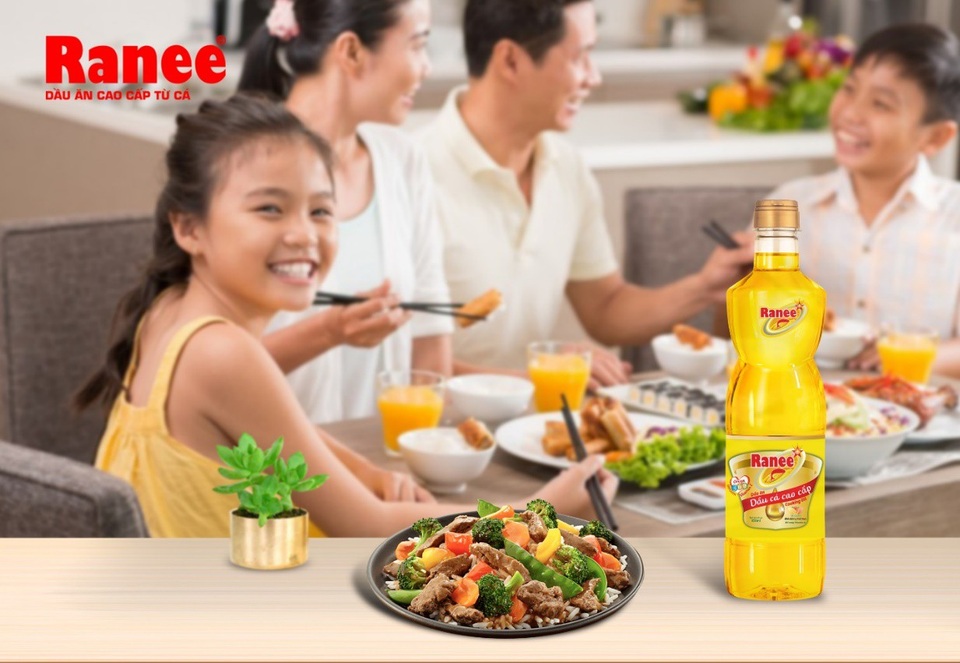 Táo Xuân Bắc hào hứng trao Cặp Cá Vàng Ranee đến khách hàng may mắn tại Hà Nội - 4 Dầu ăn cao cấp Ranee - lưu giữ trọn vẹn các dưỡng chất tự nhiên có trong mỡ cá