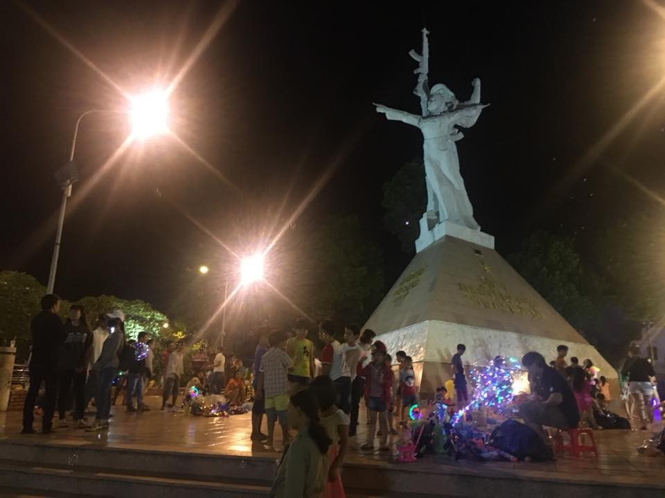 Nhộn nhịp trước thềm năm mới 2018 - 17 Nhộn nhịp trước thềm năm mới 2018 - 17