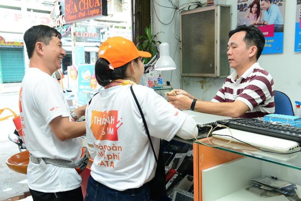 “Thánh SIM” làm dậy sóng thị trường viễn thông ngày đầu năm 2018 - 5 Đánh giá về sản phẩm Thánh SIM, nhiều đại lý đồng quan điểm rằng Thánh Sim đang có ưu đãi hấp dẫn nhất thị trường, chắc chắn sẽ rất được khách hàng trẻ lựa chọn.