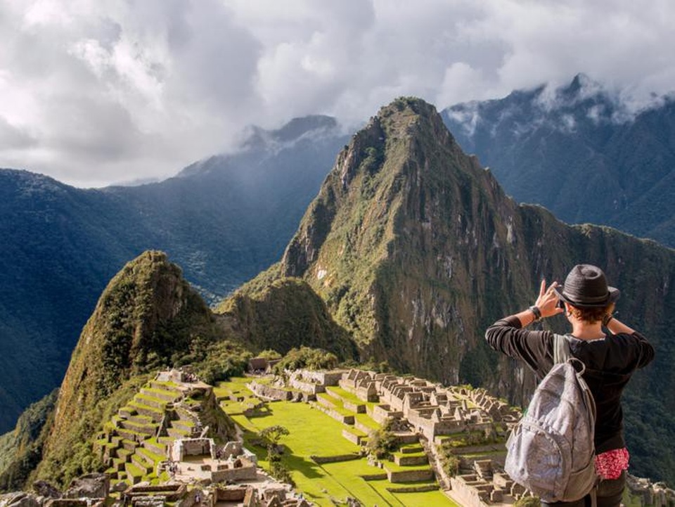 Những địa danh bị “hủy hoại” bởi du lịch - 7