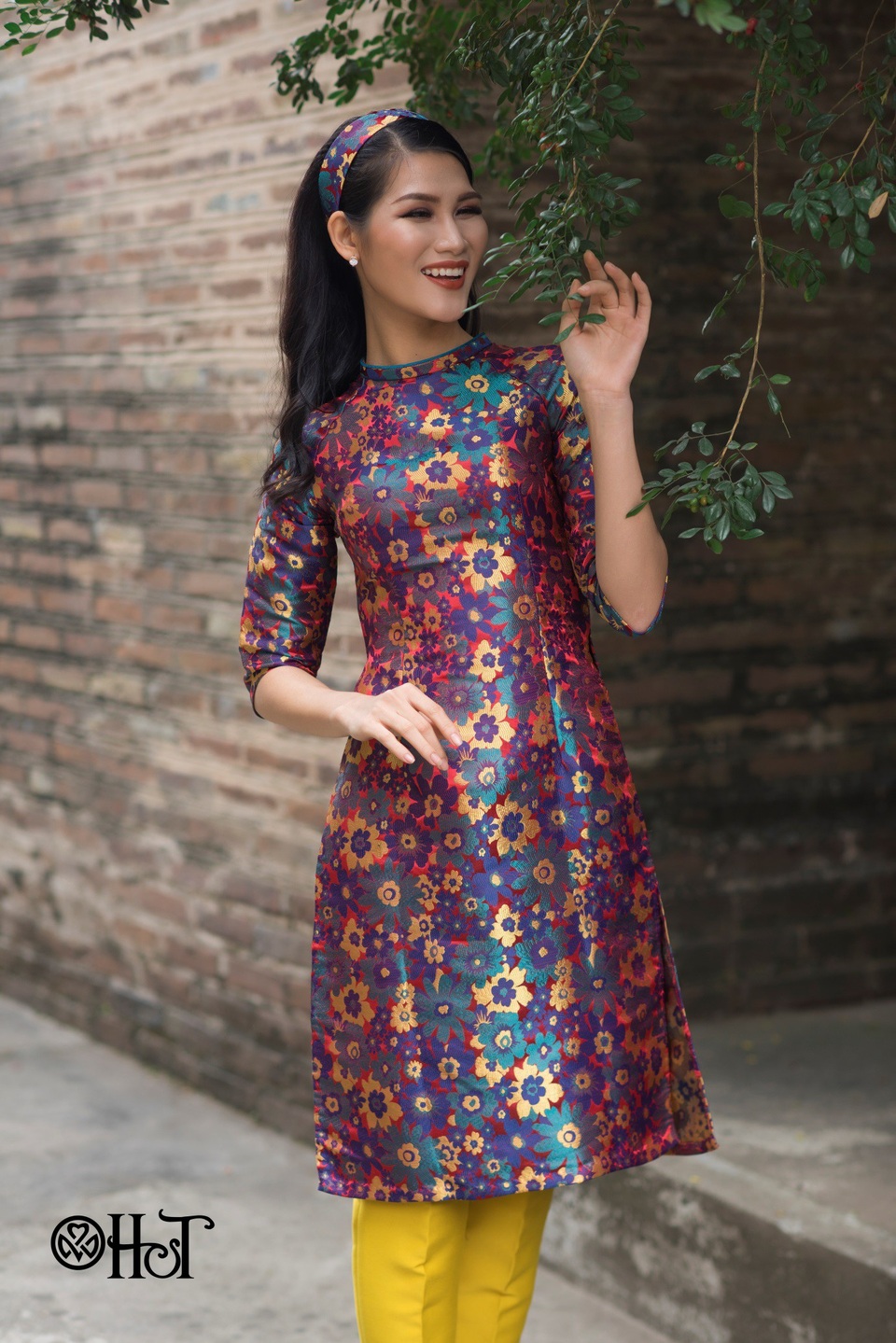 Mê mẩn với những mẫu áo dài cách tân đón xuân - 7 Lựa chọn áo dài cách tân trong những ngày tết giúp chị em ăn gian được tuổi đấy