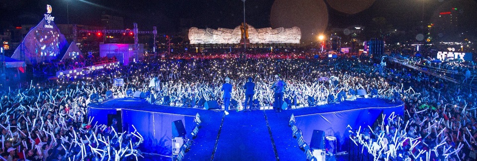 Tiger Remix sẽ tiếp tục “đánh thức bản lĩnh” giới trẻ thành phố biển Nha Trang từ 19h tối Thứ Bảy, ngày 20/1 tại Quảng trường 2/4 (vào cửa tự do). Thông tin về sự kiện được cập nhật liên tục tại www.facebook.com/TigerBeerVN/.