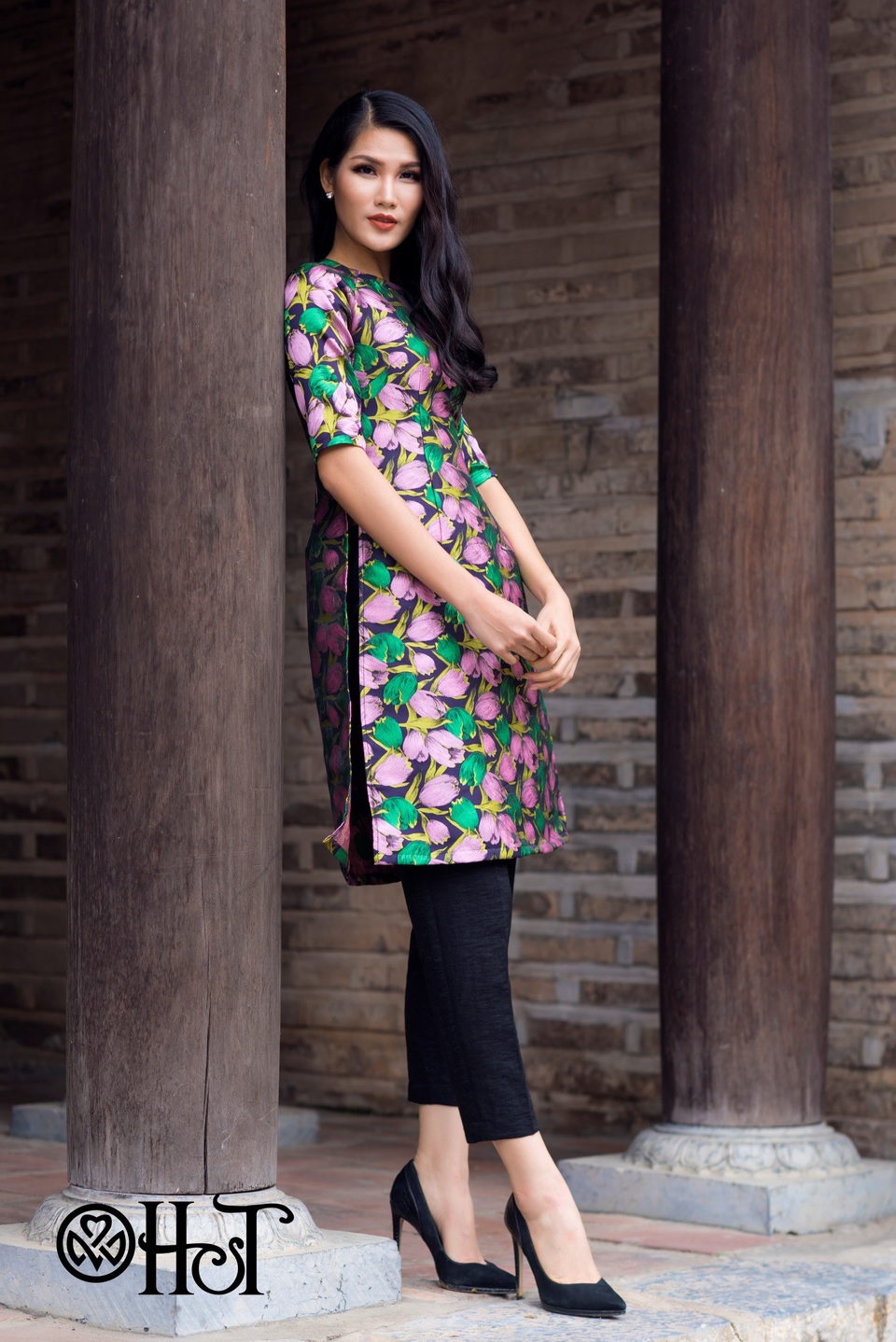 Mê mẩn với những mẫu áo dài cách tân đón xuân - 8 Nếu không tự tin về vòng eo khi mặc áo dài truyền thống thì áo dài cách tân lại là lựa chọn không tồi đâu