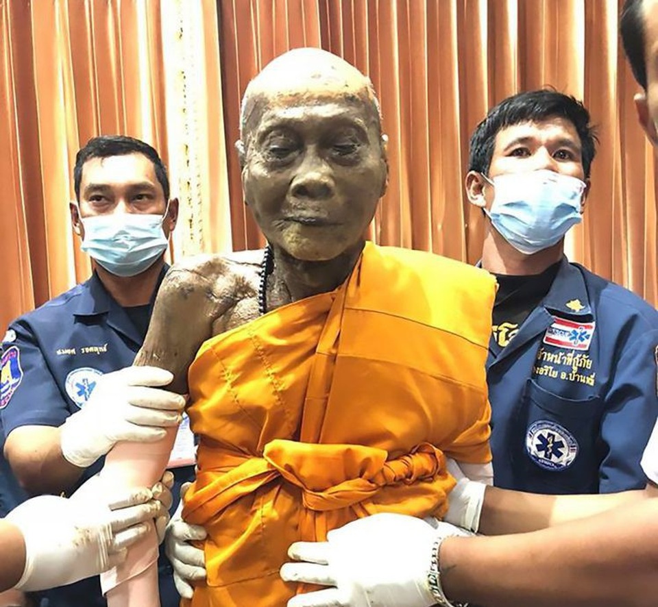 Những hình ảnh đáng kinh ngạc về "thi thể mỉm cười" của vị sư đã qua đời 2 tháng - 1 Những hình ảnh đáng kinh ngạc về "thi thể mỉm cười" của vị sư đã qua đời 2 tháng - 1