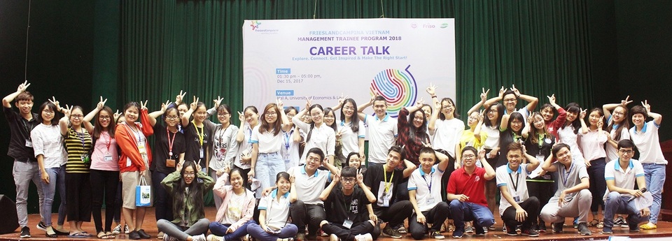 Khởi động chương trình Quản trị viên tập sự 2018 - 1
Các bạn sinh viên dự buổi tư vấn nghề nghiệp và chương trình Quản trị viên tập sự do FrieslandCampina VN tổ chức