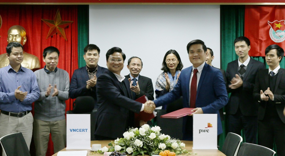 PwC và VNCERT hợp tác chiến lược về ứng cứu sự cố an toàn thông tin - 1 Hợp tác chiến lược giữa VNCERT và PwC được kỳ vọng sẽ mang đến những tín hiệu tích cực cho lĩnh vực an ninh mạng đang được đặc biệt quan tâm tại Việt Nam.