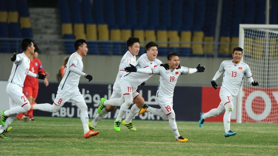 Những điểm nhấn từ thất bại của U23 Việt Nam trước U23 Hàn Quốc - 2
Quang Hải (thứ hai từ phải sang) ghi bàn mở tỉ số trận đấu