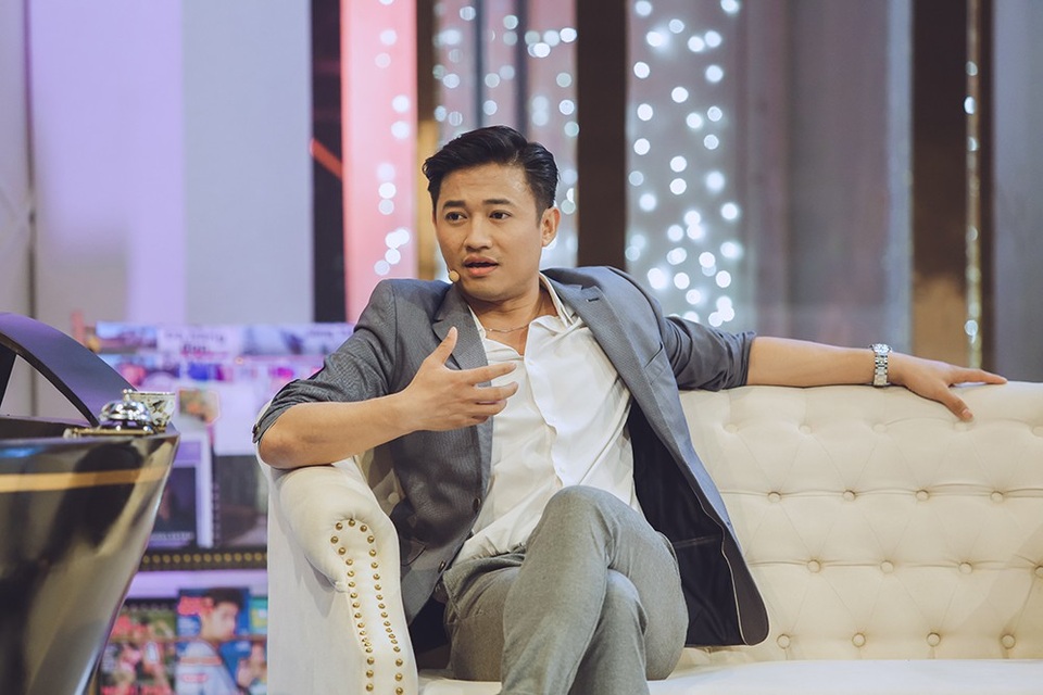 Quý Bình khóc quá nhiều, “cảm thấy nhục nhã” khi bị đồng nghiệp “ghẻ lạnh” - 1 Không chỉ diễn xuất giỏi, Quý Bình may mắn còn được trời phú cho giọng hát ngọt ngào, truyền cảm.
