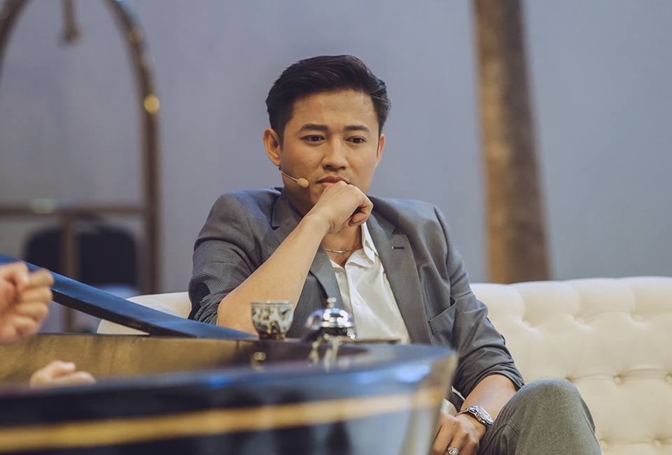 Quý Bình khóc quá nhiều, “cảm thấy nhục nhã” khi bị đồng nghiệp “ghẻ lạnh” - 3 Quý Bình kể lại tai nạn lớn nhất trong sự nghiệp đi hát 4 năm trước