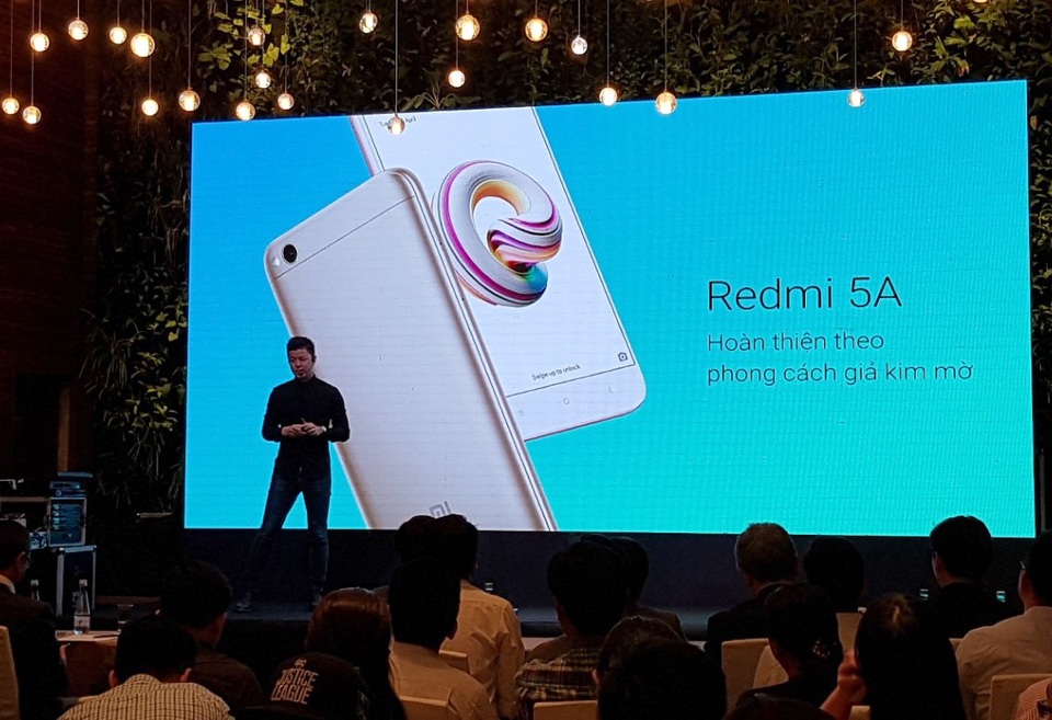 Xiaomi tung smartphone sở hữu cấu hình "khủng" với giá chỉ 1,79 triệu đồng - 1 Ông Donovan Sung, Giám đốc quản lý sản phẩm và Marketing của Xiaomi toàn cầu