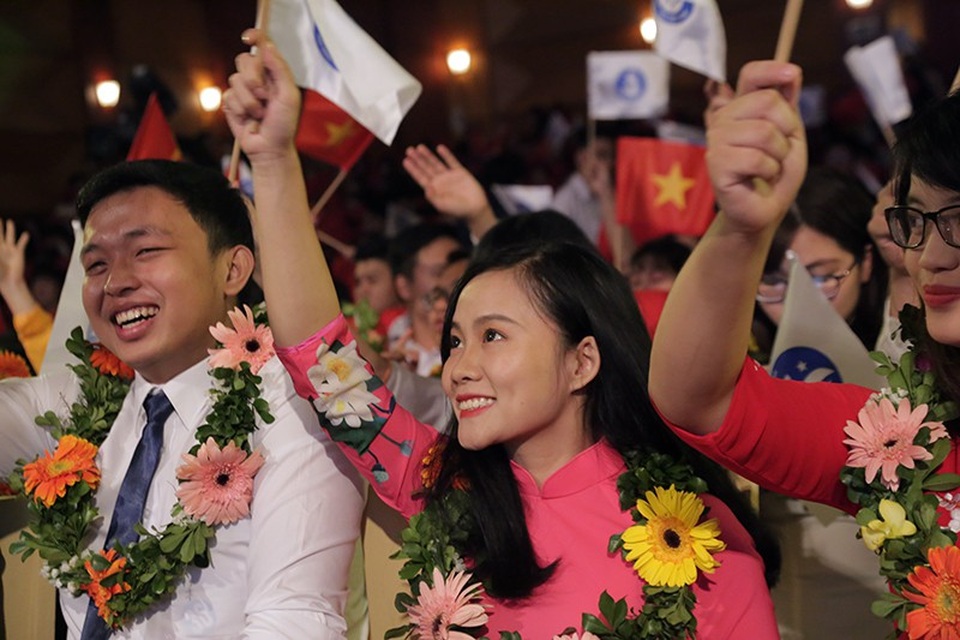 "Soái ca trường Luật" nhận giải thưởng “kép” của TW Hội sinh viên - 6
Sức trẻ, nhiệt huyết được tỏa ra từ các bạn sinh viên hâm nóng bầu không khí của Hội trường Học viện Thanh thiếu niên Việt Nam.