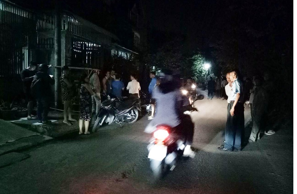 “Sát thủ” xông vào phòng trọ rút súng bắn người - 3
Vụ thanh toán người táo tợn khiến người dân bàng hoàng.