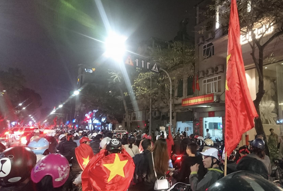 Đêm trắng sau chiến thắng lịch sử của U23 Việt Nam - 19 Đêm trắng sau chiến thắng lịch sử của U23 Việt Nam - 19