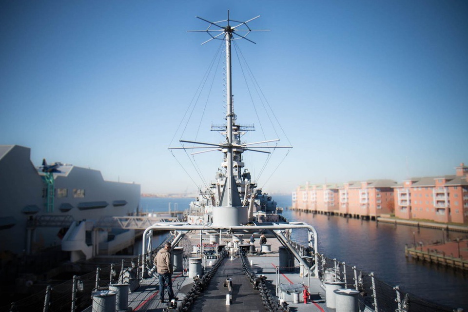 Cận cảnh tàu “xung trận” 3 cuộc chiến của Mỹ - 3 USS Wisconsin có lượng giãn nước khoảng 58.000 tấn khi được chất đầy và được trang bị 4 tua bin Westinghouse.