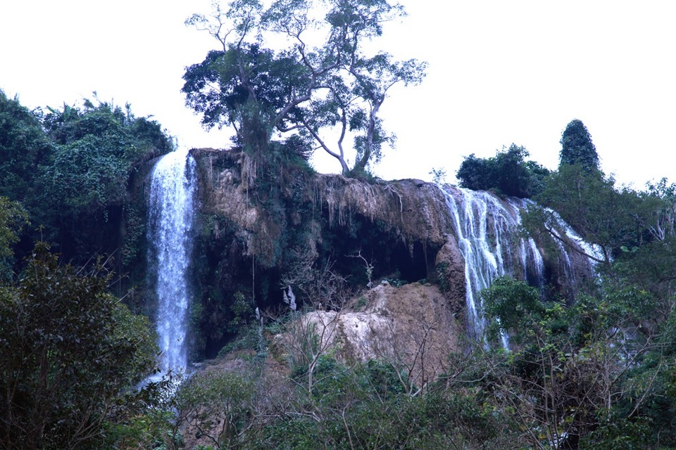 Khám phá miền Trà Lân xứ Nghệ - 6 Thác nước tự nhiên mang vẻ đẹp nguyên sơ, hùng vĩ ở xã Tân Hợp, huyện Tân Kỳ đẹp đến mê hồn có một không hai ở mảnh đất xứ Nghệ.