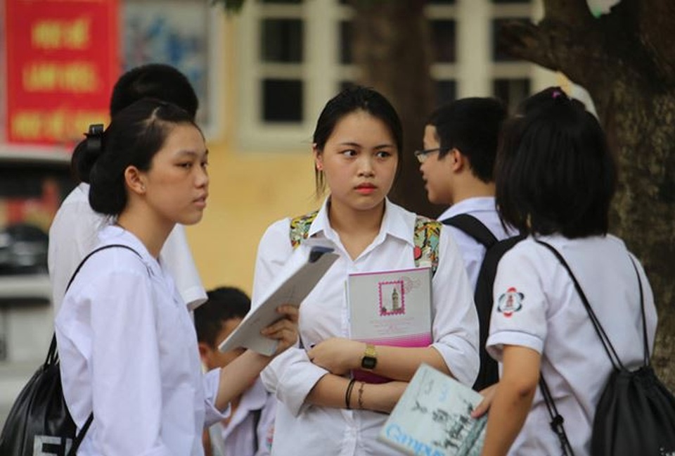 Sẽ bỏ cộng điểm thi vào lớp 10 - 1 Thí sinh tại một kỳ thi tuyển vào lớp 10 ở Hà Nội. (Ảnh: N.H)