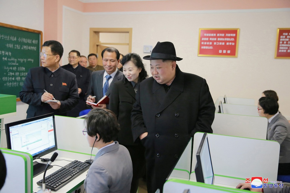 Ông Kim Jong-un thăm trường sư phạm “tầm cỡ thế giới” tại Triều Tiên - 3 Được thành lập từ năm 1968, ngôi trường này đã được nâng cấp theo hướng hiện đại hóa theo chỉ đạo của ông Kim Jong-un.