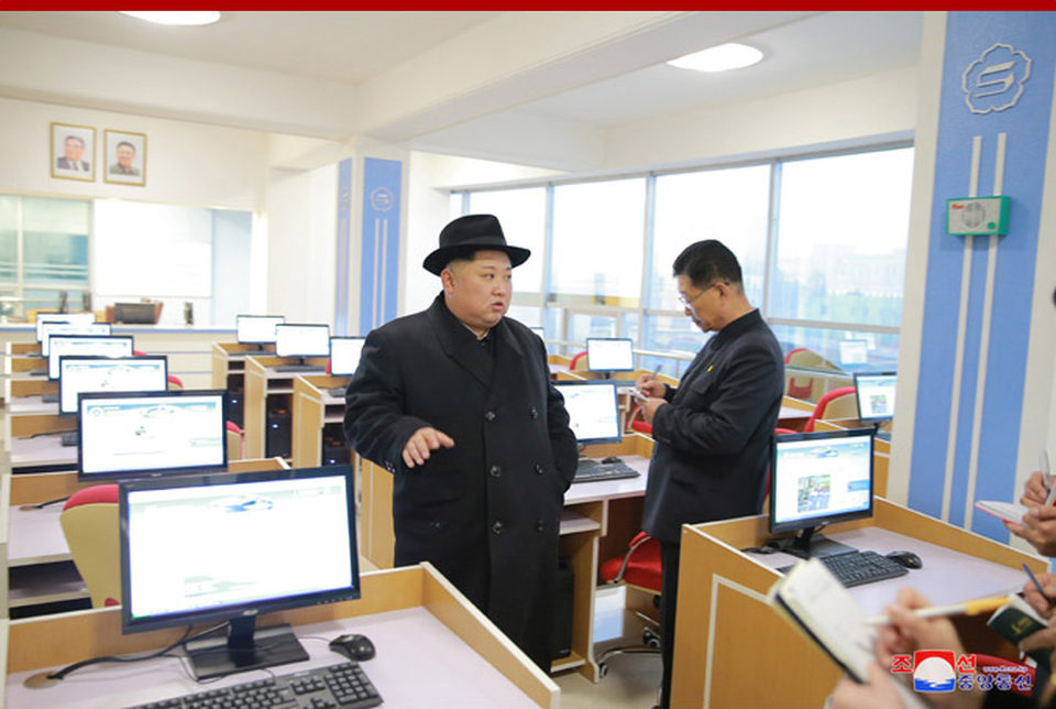 Ông Kim Jong-un thăm trường sư phạm “tầm cỡ thế giới” tại Triều Tiên - 10 Theo ông Kim Jong-un, quyết định hiện đại hóa Đại học Sư phạm Bình Nhưỡng xuất phát từ chủ trương của đảng Lao động Triều Tiên đối với việc nâng cao chất lượng giảng dạy trong hệ thống giáo dục.