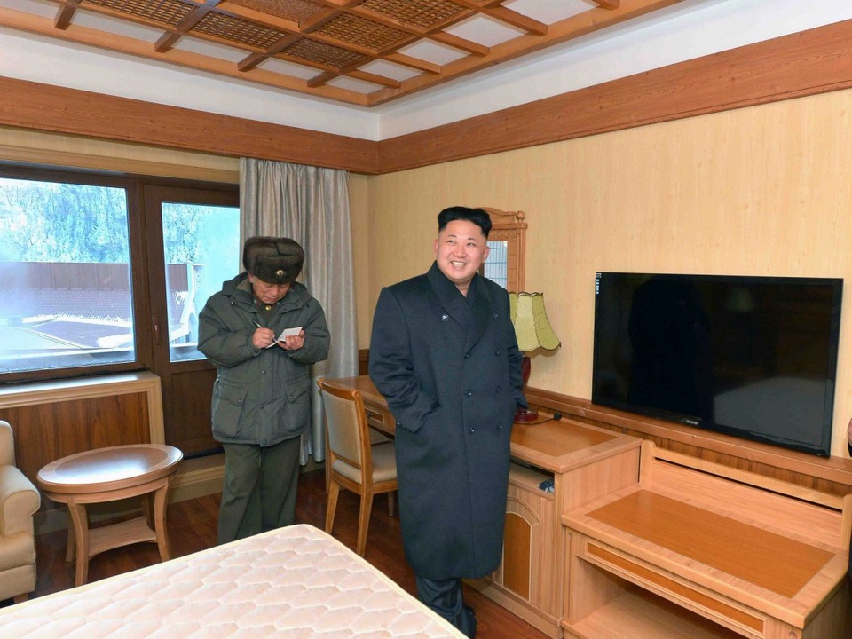 Cận cảnh khu trượt tuyết tâm huyết của nhà lãnh đạo Kim Jong-un - 7 Trong quá trình xây dựng khu trượt tuyết, nhà lãnh đạo Kim Jong-un thường xuyên tới thị sát và chỉ đạo 144 lần. (Ảnh: Reuters)