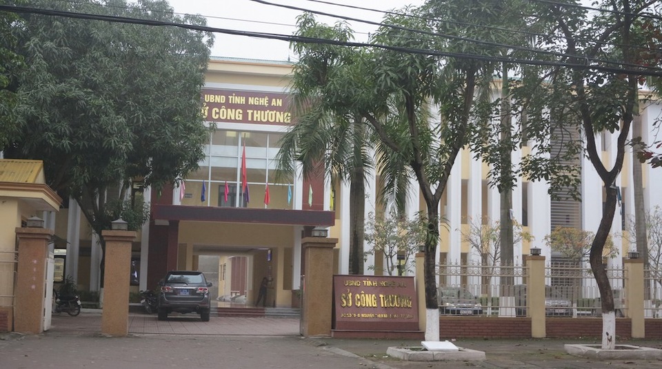 Nhiều phòng của Sở Công thương bị trộm đột nhập - 1
Sở Công thương Nghệ An bị trộm đột nhập