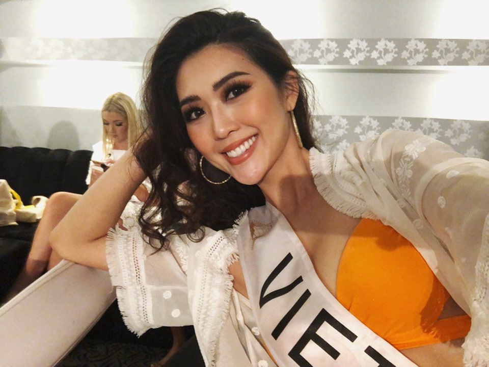 Nóng bỏng chụp bikini, Tường Linh được dự đoán vào Top 5 Miss Intercontinental - 5 Tường Linh cho biết, cô đã cố gắng để thể hiện tốt nhất, hi vọng sẽ có được những shoot hình chính thức thật đẹp và đoạn video clip ngắn giới thiệu về bản thân ý nghĩa.