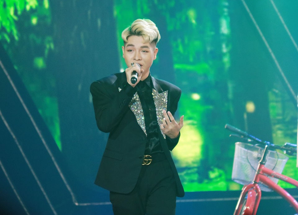 Đức Phúc nồng nàn trong bản tình ca làm nên tên tuổi của mình