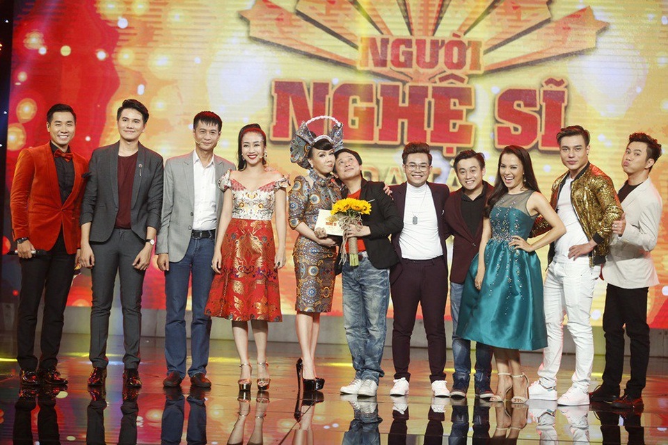 Tập 9 Người nghệ sĩ đa tài 2017 - mùa hai, chủ đề “Tình” là phần trình diễn của 4 thí sinh: Ca sĩ Quốc Đại, “Thần đồng bé Châu” - Nguyễn Huy, diễn viên Lý Thanh Thảo, MC Vũ Mạnh Cường. Hai giám khảo khách mời gồm: diễn viên “Ốc Thanh Vân”, đạo diễn Lê Hoàng bên cạnh giám khảo chính Việt Hương. Số điểm Việt Hương được công bố sau khi kết thúc vòng thi chủ đề “Tình”.