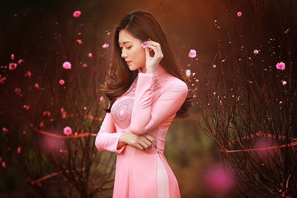 Dạo vườn đào Tết với thiếu nữ Hà Nội - 12 Dạo vườn đào Tết với thiếu nữ Hà Nội - 12