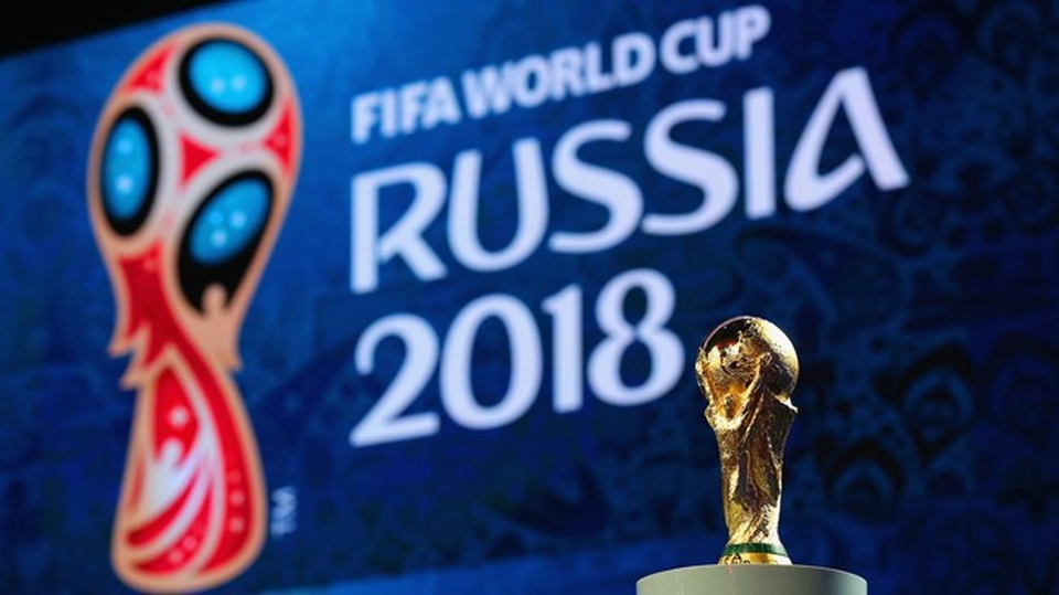 Tháng 6 năm nay, những người hâm mộ trái bóng tròn sẽ hướng về nước Nga để theo dõi World Cup 2018, giải đấu lớn nhất của làng túc cầu. Dù hàng loạt đội bóng mạnh như Italia, Hà Lan, Mỹ, Chile không vượt qua vòng loại nhưng giải đấu vẫn hứa hẹn là “bom tấn”. Nước chủ nhà Nga đã sẵn sàng cho ngày hội này.