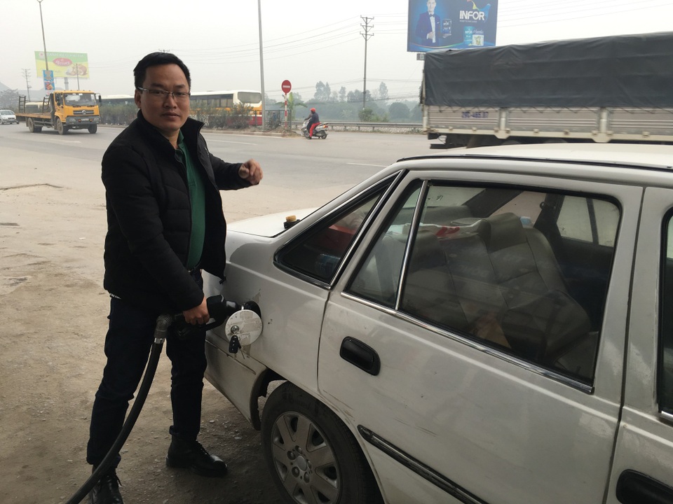 Người Hà Nội bình thản trước việc dừng bán xăng A92 - 3 Người Hà Nội bình thản trước việc dừng bán xăng A92 - 3