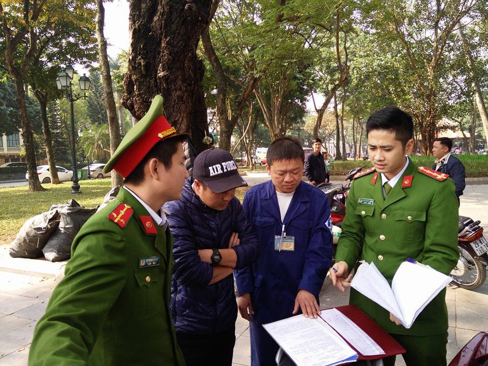 3 điểm trông giữ xe ở Hồ Gươm bị phạt hơn 60 triệu đồng - 1 3 điểm trông giữ xe ở Hồ Gươm bị phạt hơn 60 triệu đồng - 1