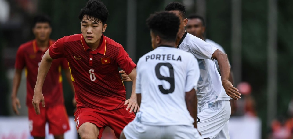 U23 Việt Nam 1-2 U23 Hàn Quốc: Thua nhưng không thất vọng - 9
Tiền vệ Xuân Trường (trái), một trong những kỳ vọng lớn của đội tuyển U23 Việt Nam. Cầu thủ này từng khoác áo hai đội bóng ở Hàn Quốc