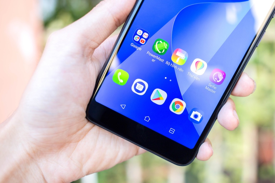 Phía dưới 3 phím điều hướng được dời vào màn hình.