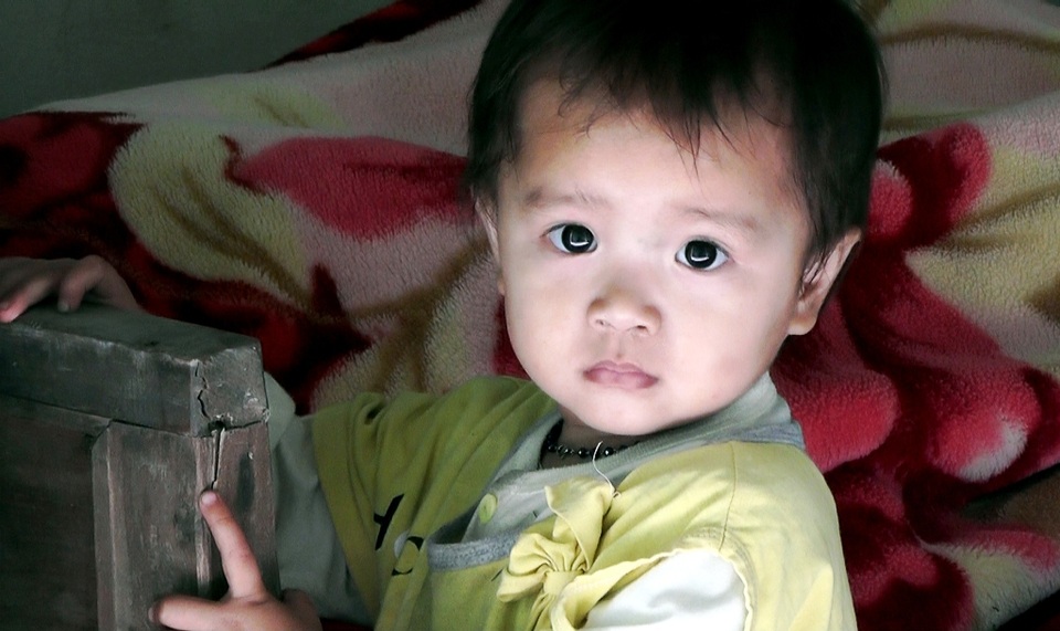 Thương bé gái mới 2 tuổi đã bị ung thư, mẹ lại bị suy tim nặng - 2 Thương bé gái mới 2 tuổi đã bị ung thư, mẹ lại bị suy tim nặng - 2