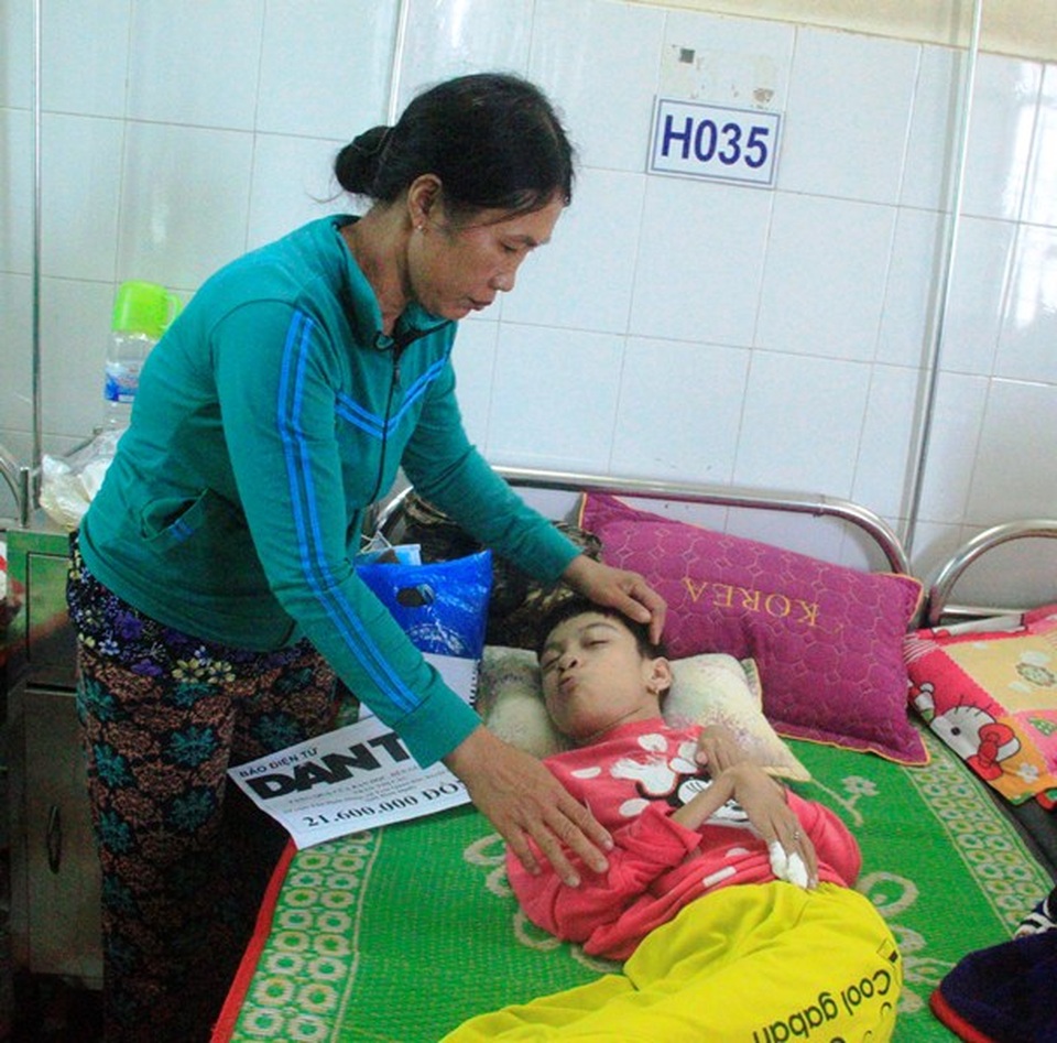 Bạn đọc giúp đỡ thiếu nữ chết mòn vì bại não hơn 21 triệu đồng - 2 Bạn đọc giúp đỡ thiếu nữ chết mòn vì bại não hơn 21 triệu đồng - 2