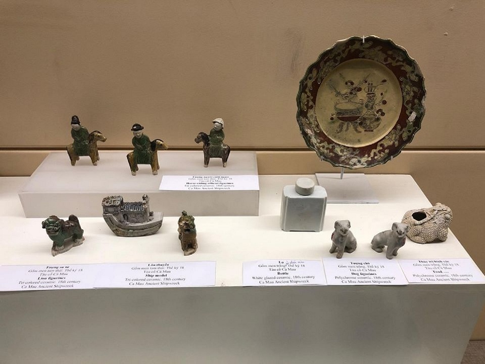 bai phuTrưng bày 3.jpg bai phuTrưng bày 3.jpg