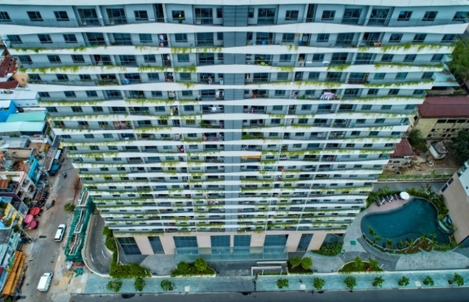 Cất nóc tháp C - Diamond Lotus Riverside - bức tường xanh khổng lồ giữa lòng Sài Gòn - 3 Cất nóc tháp C - Diamond Lotus Riverside - bức tường xanh khổng lồ giữa lòng Sài Gòn - 3